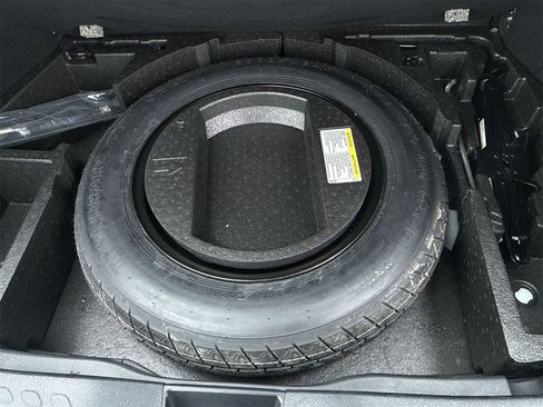 Used 2021 Toyota C-HR LE image 39