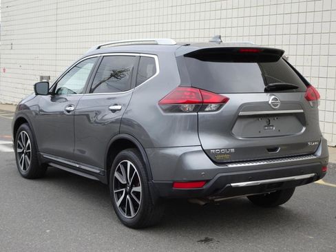 Used 2019 Nissan Rogue SL w/ Premium Package image 5