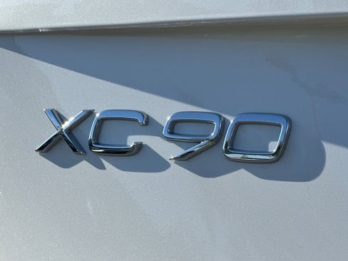 New 2026 Volvo XC90 B6 Plus w/ Protection Package Premier AWD/4WD image 12