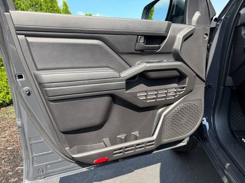 Certified 2025 Toyota Tacoma SR AWD/4WD image 9