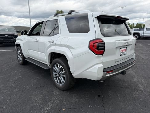 Used 2025 Toyota 4Runner Limited AWD/4WD image 7