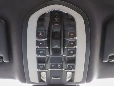 Used 2017 Porsche Macan S image 44