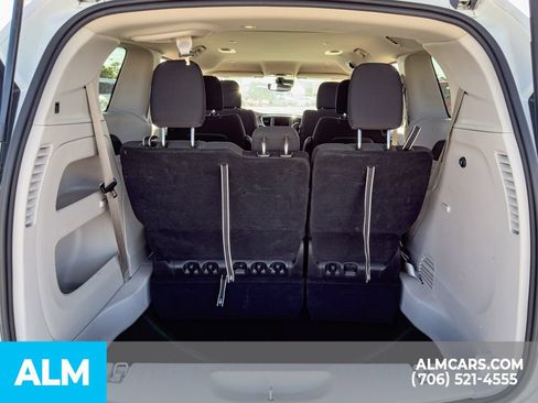 Used 2023 Chrysler Voyager LX FWD image 18