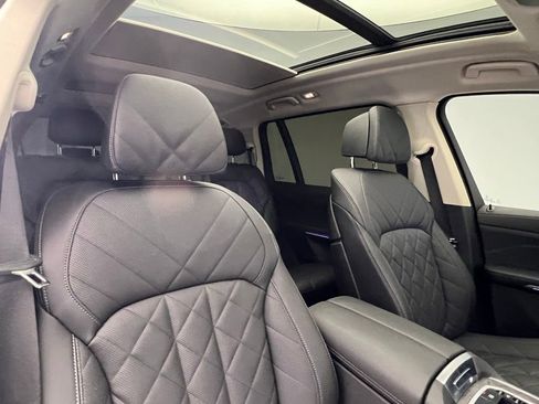 Certified 2024 BMW X7 xDrive40i w/ Premium Package image 7