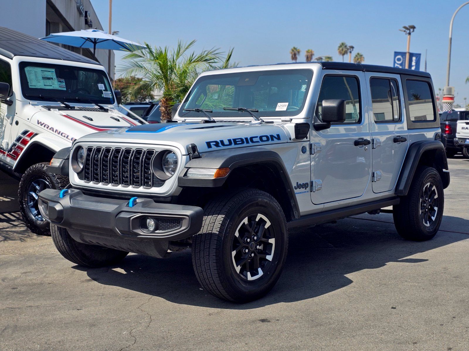 Used 2024 Jeep Wrangler Unlimited Rubicon 4xe AWD/4WD image 2