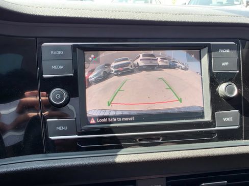 Used 2023 Volkswagen Jetta SE FWD image 22