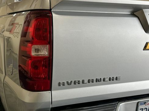 Used 2013 Chevrolet Avalanche LT w/ Suspension Package, Off-Road AWD/4WD image 42
