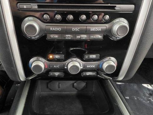 Used 2017 Nissan Pathfinder SV AWD/4WD image 27