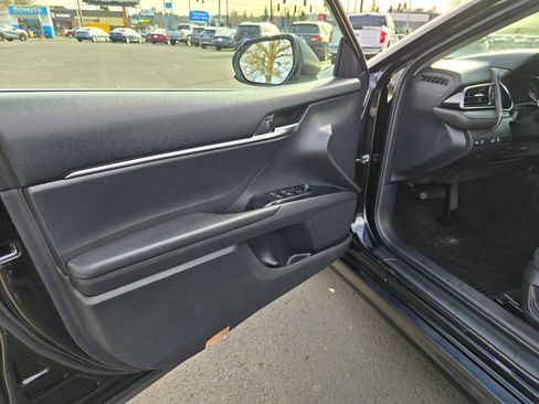 Used 2019 Toyota Camry LE image 19