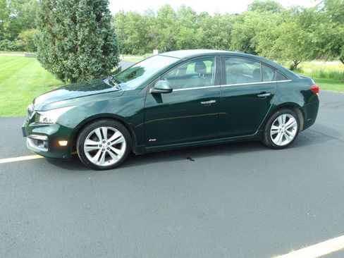 Used 2015 Chevrolet Cruze LTZ w/ Sun, Sound and Sport Package FWD image 10