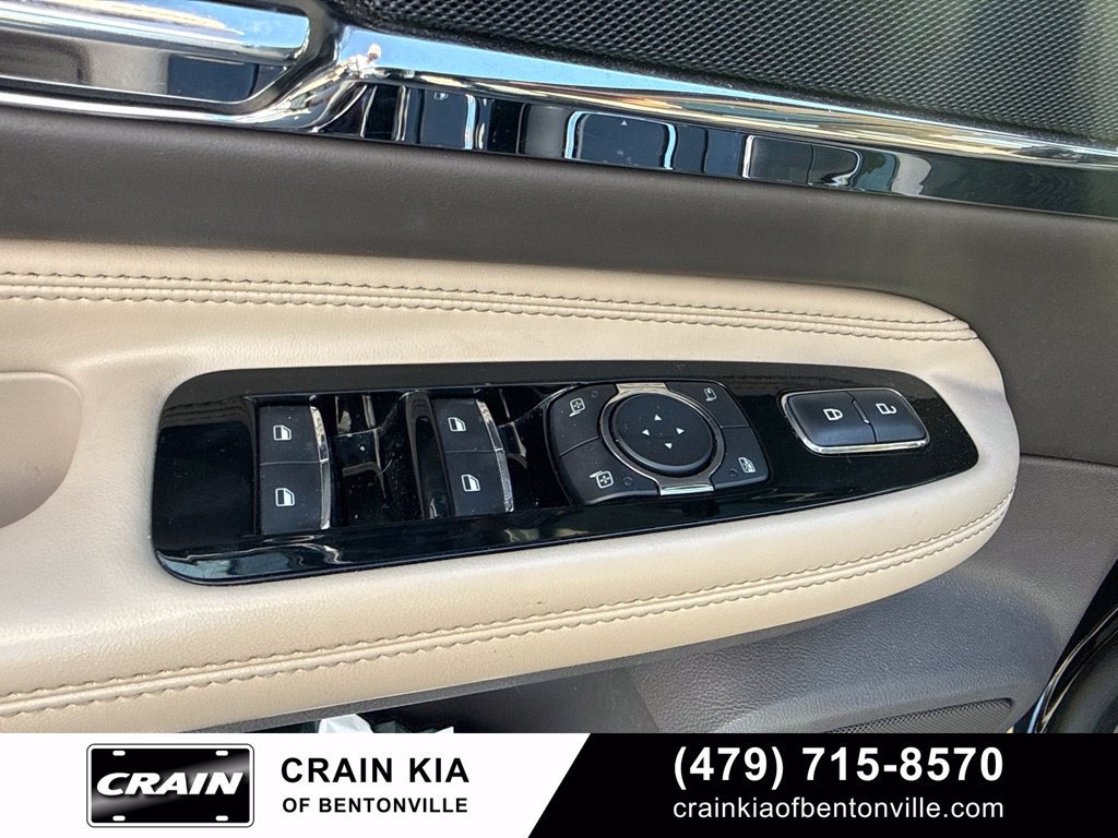 Used 2020 Lincoln Corsair Reserve w/ Equipment Group 202A AWD/4WD image 13