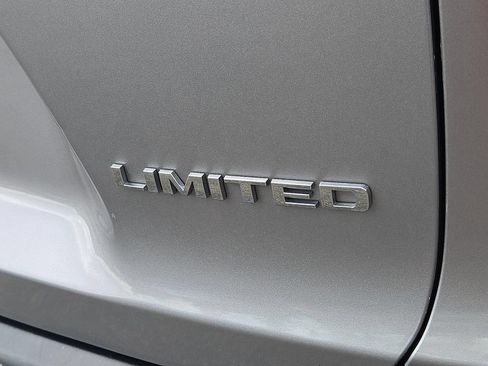 Used 2020 Jeep Cherokee Limited AWD/4WD image 29