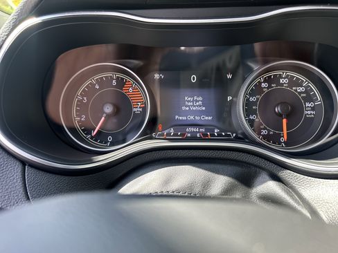 Certified 2019 Jeep Cherokee Limited AWD/4WD image 17