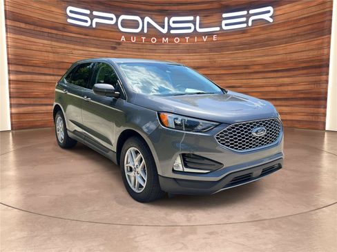 Used 2024 Ford Edge SEL w/ Convenience Package AWD/4WD image 9