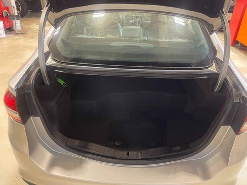 Used 2018 Ford Fusion S image 15