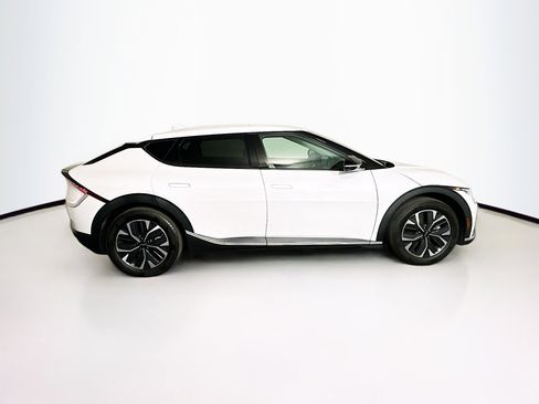 Used 2024 Kia EV6 Light RWD image 10