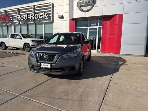 Used 2020 Nissan Kicks S FWD image 2