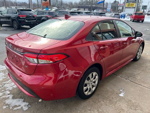 Used 2020 Toyota Corolla LE image 6