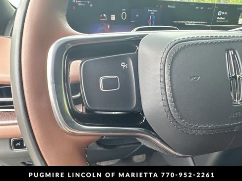 New 2026 Lincoln Navigator L Reserve AWD/4WD image 18