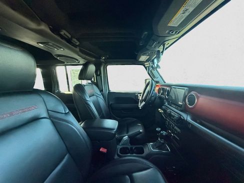 Used 2018 Jeep Wrangler Unlimited Rubicon w/ Safety Group image 10