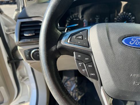 Used 2017 Ford Fusion SE AWD/4WD image 13