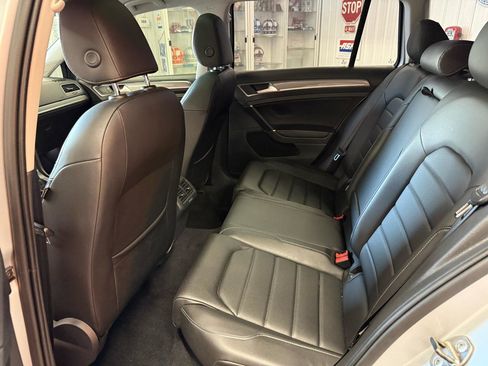 Used 2017 Volkswagen Golf Alltrack SEL image 19
