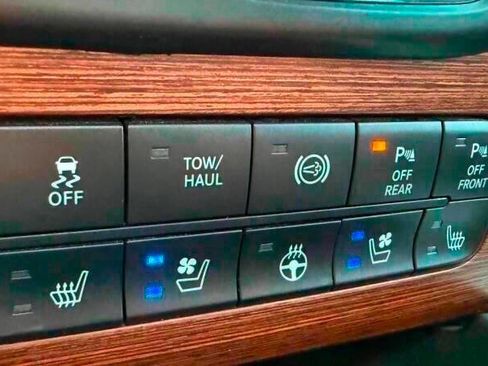 Used 2017 RAM 2500 Laramie w/ Sport Appearance Group image 17