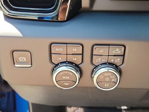 Used 2024 GMC Sierra 1500 AT4X AWD/4WD image 27