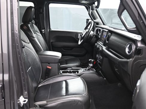 Used 2023 Jeep Gladiator Overland w/ Popular Equipment Package image 9