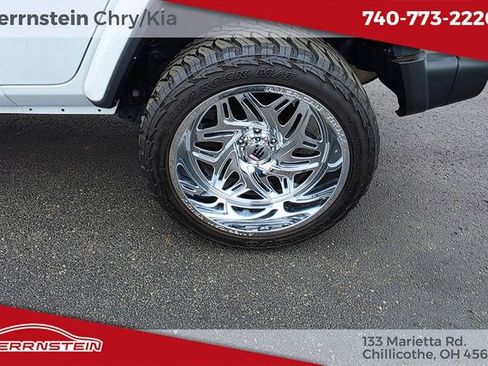 Used 2023 Jeep Wrangler Unlimited Sahara AWD/4WD image 24