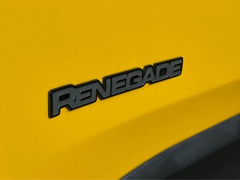 Used 2023 Jeep Renegade Latitude image 9