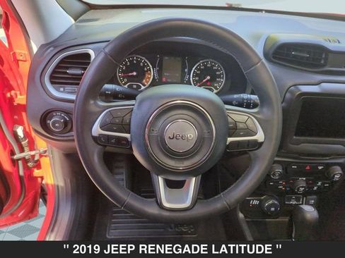 Used 2019 Jeep Renegade Latitude w/ Popular Equipment Group AWD/4WD image 17