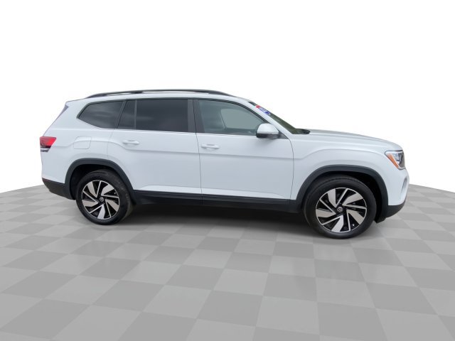 Used 2025 Volkswagen Atlas SE AWD/4WD image 3