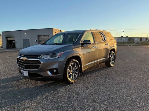Used 2020 Chevrolet Traverse Premier image 1