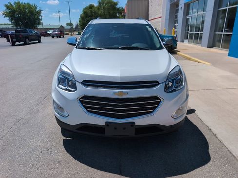 Used 2017 Chevrolet Equinox Premier w/ Enhanced Convenience Package AWD/4WD image 3