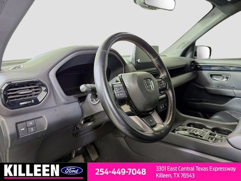 Used 2023 Honda Pilot TrailSport image 10