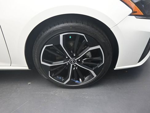 Used 2024 Nissan Altima 2.5 SR FWD image 21