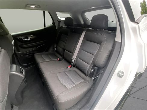 Used 2024 GMC Terrain SLE AWD/4WD image 19