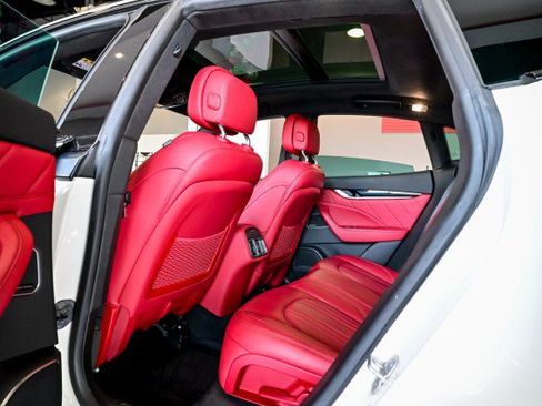 Used 2022 Maserati Levante GT image 19