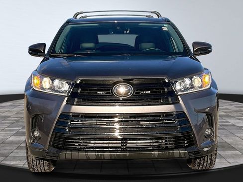 Used 2019 Toyota Highlander AWD V6 image 3