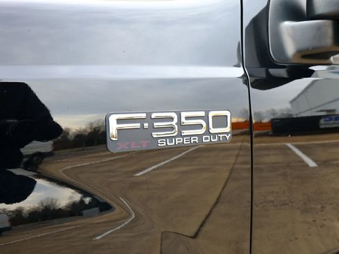 Used 2003 Ford F350 XLT image 22