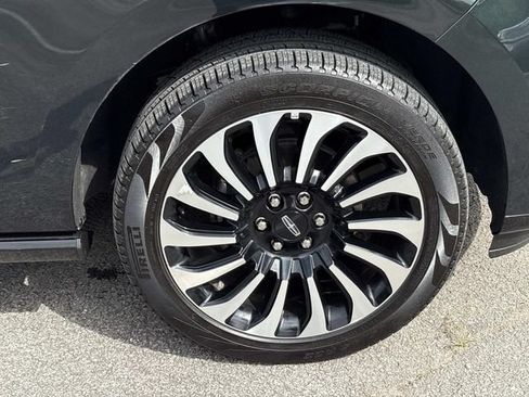 Certified 2024 Lincoln Navigator L Black Label AWD/4WD image 9