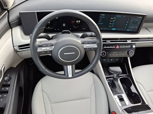 Used 2025 Hyundai Tucson SEL image 11