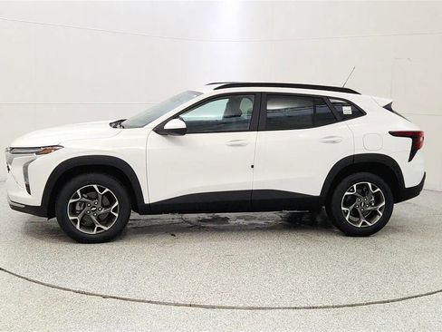 New 2026 Chevrolet Trax LT w/ Driver Confidence Package FWD image 4