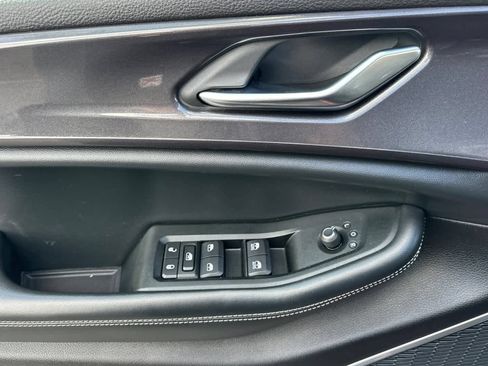 Used 2021 Jeep Grand Cherokee L Laredo RWD image 12