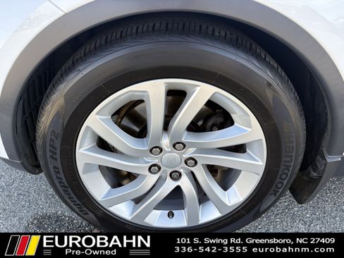 Used 2017 Land Rover Discovery HSE image 30