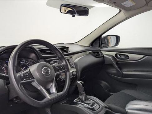 Used 2019 Nissan Rogue Sport S image 24