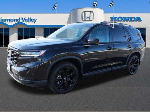 Certified 2025 Honda Pilot Black Edition image 3