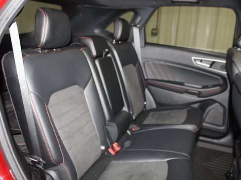 Used 2022 Ford Edge ST-Line image 26