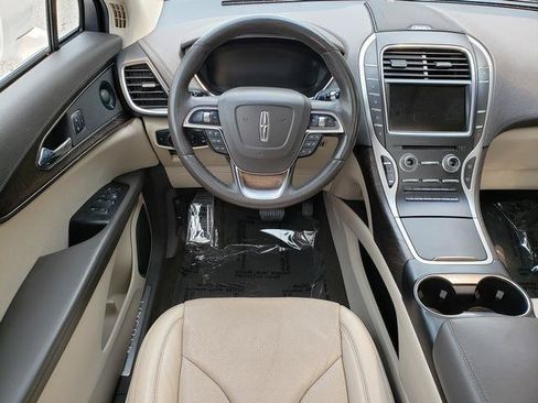 Used 2019 Lincoln Nautilus Reserve FWD image 17